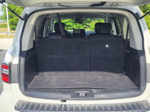 Used 2024 Nissan Armada SV AWD/4WD image 4