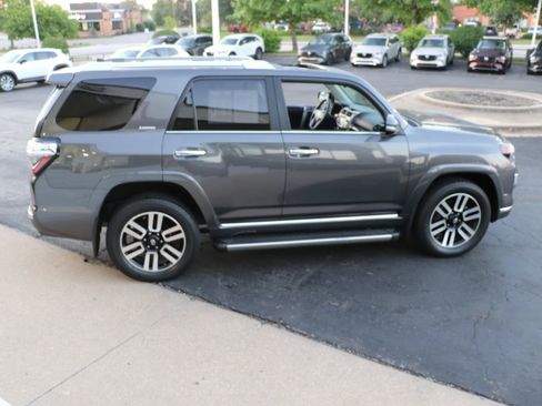 Used 2017 Toyota 4Runner Limited AWD/4WD image 5