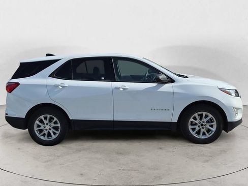 Used 2019 Chevrolet Equinox LS w/ LPO, Cargo Package FWD image 4
