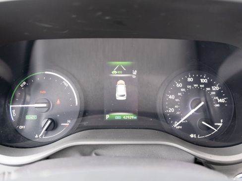 Used 2024 Toyota Sienna XSE image 8