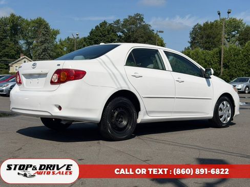 Used 2010 Toyota Corolla LE w/ All Weather Guard Pkg FWD image 5