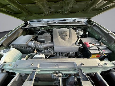 Used 2021 Toyota Tacoma SR5 w/ Trail Edition RWD image 31