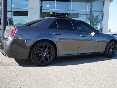 Used 2022 Chrysler 300 S w/ Comfort Group image 9