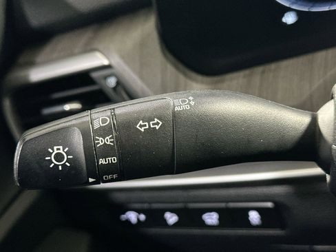 Used 2023 Kia Telluride EX w/ EX Captain's Chair Package image 30