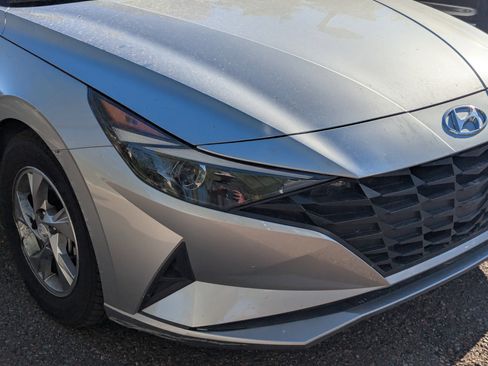 Used 2021 Hyundai Elantra SE image 6