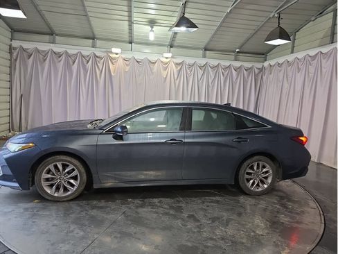 Used 2021 Toyota Avalon XLE image 4