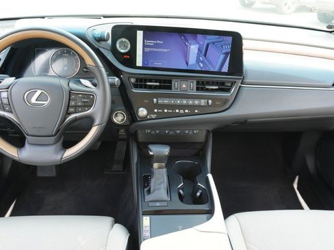 Certified 2025 Lexus ES 350 Ultra Luxury FWD image 28