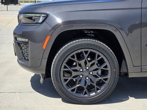 New 2026 Jeep Grand Cherokee Summit w/ Obsidian Package AWD/4WD image 6
