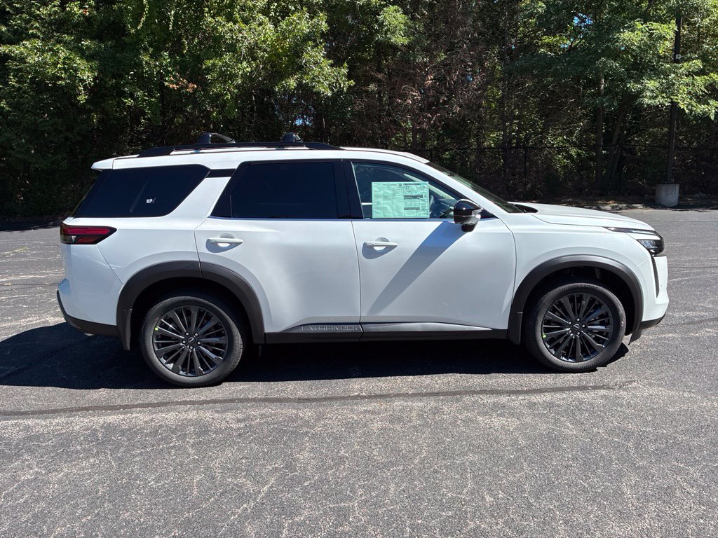 New 2026 Nissan Pathfinder SL w/ SL Premium Package AWD/4WD image 8