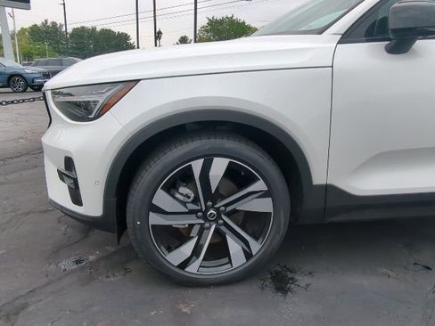 New 2025 Volvo XC40 B5 Ultra w/ Protection Package Premier image 2