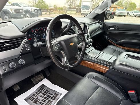 Used 2018 Chevrolet Suburban Premier AWD/4WD image 34