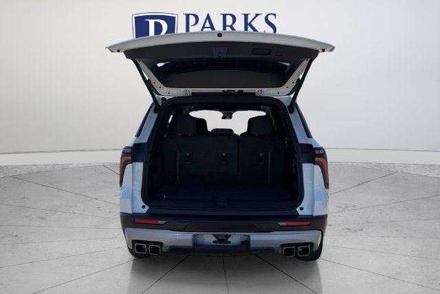 Used 2024 Chevrolet Traverse LT FWD image 19