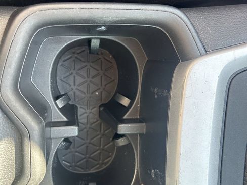Used 2022 Toyota RAV4 LE FWD image 22