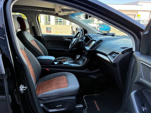 Used 2018 Ford Edge SEL w/ Equipment Group 201A AWD/4WD image 38