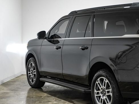 Used 2025 Ford Expedition Max Active AWD/4WD image 13
