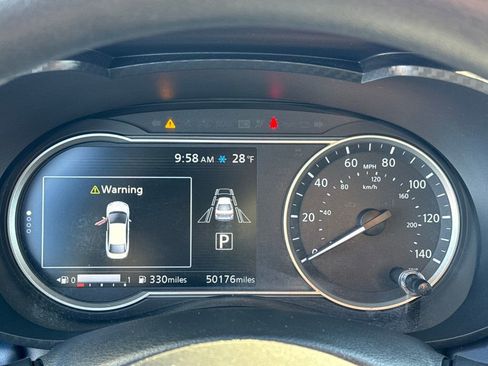 Used 2023 Nissan Versa SV image 17