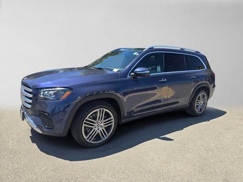 Used 2025 Mercedes-Benz GLS 450 4MATIC image 7
