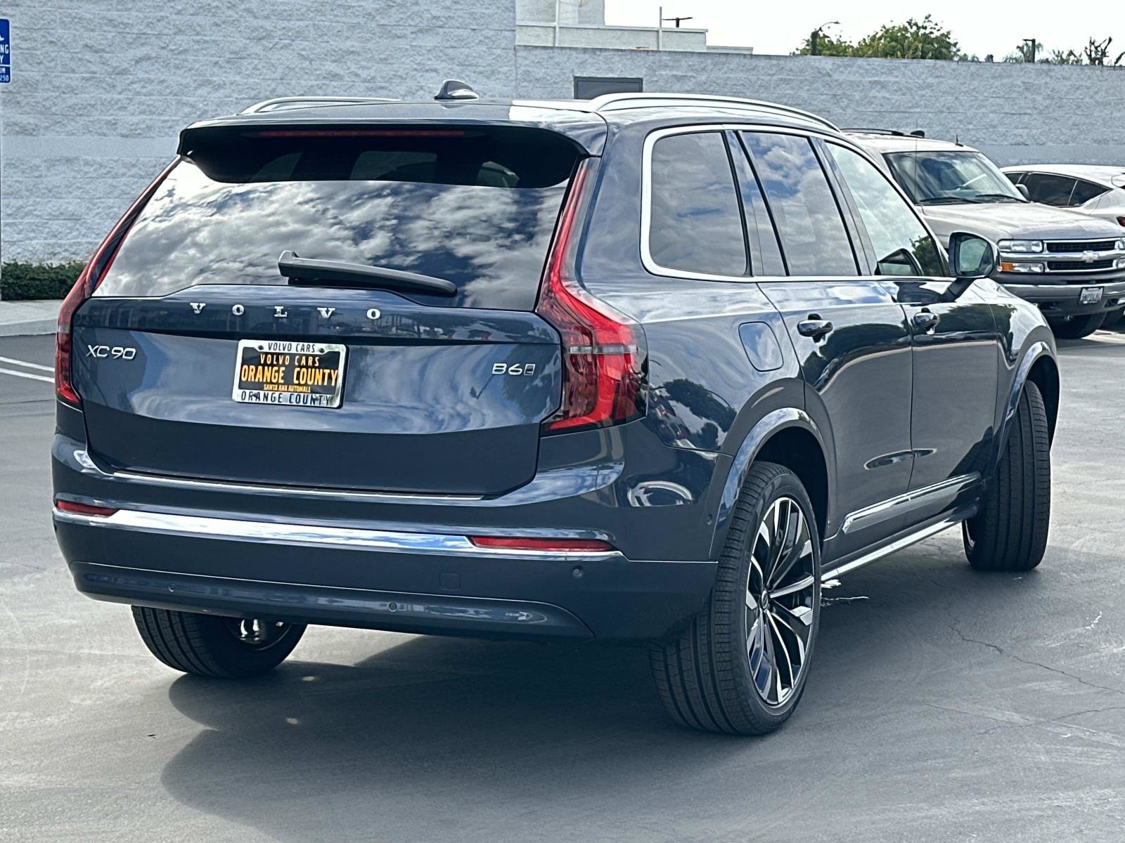 Used 2026 Volvo XC90 B6 Plus w/ Protection Package Premier AWD/4WD image 4