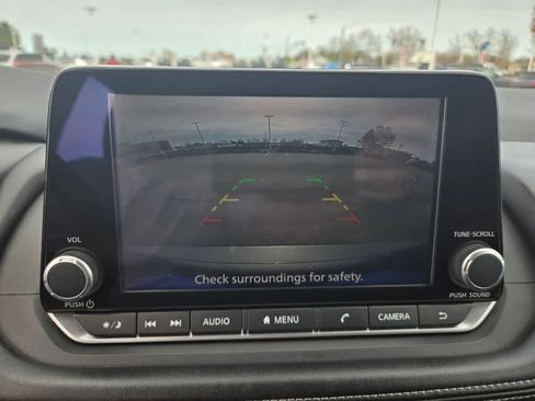 Used 2024 Nissan Rogue S image 11