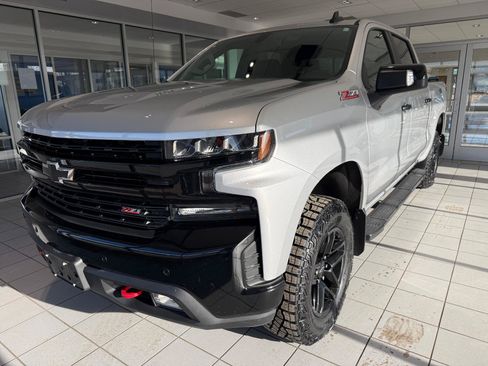 Certified 2022 Chevrolet Silverado 1500 LT Trail Boss w/ LT Trail Boss Premium Package AWD/4WD image 3