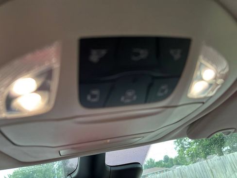 Used 2024 Chrysler Pacifica Touring-L FWD image 29