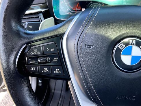 Used 2022 BMW 530i w/ Executive Package RWD image 20