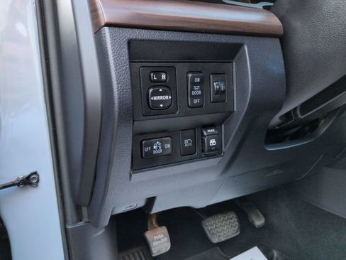 Used 2018 Toyota Tundra Limited w/ Limited Premium Package AWD/4WD image 13