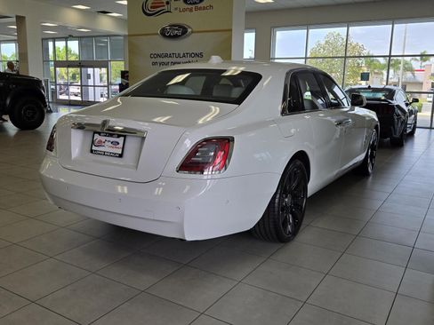 Used 2024 Rolls-Royce Ghost image 7