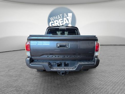 Used 2021 Toyota Tacoma TRD Off-Road w/ Technology Package AWD/4WD image 5