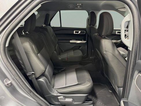 Used 2023 Ford Explorer XLT image 11