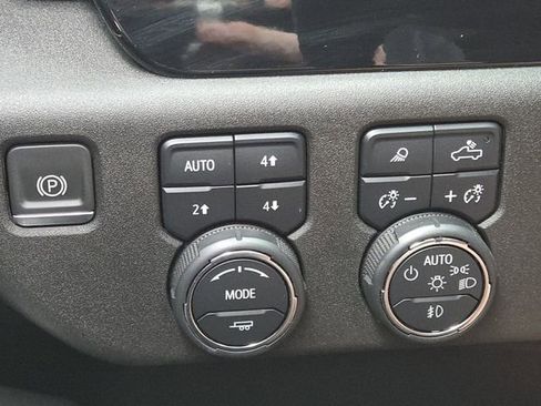 Used 2024 Chevrolet Silverado 1500 High Country w/ High Country Premium Package image 13