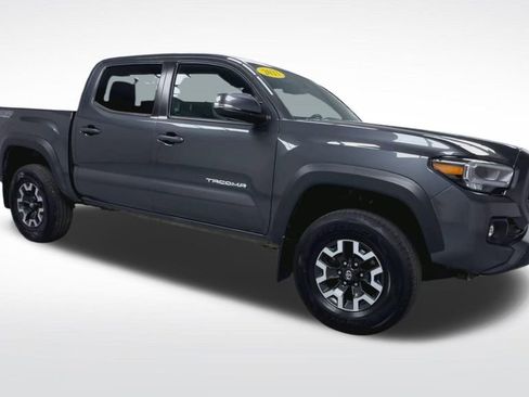 Certified 2023 Toyota Tacoma TRD Off-Road AWD/4WD image 18