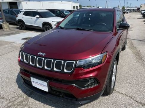 Used 2022 Jeep Compass Latitude AWD/4WD image 5