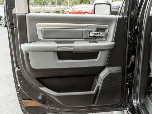 Used 2019 RAM 1500 Classic SLT w/ Black Appearance Group image 29