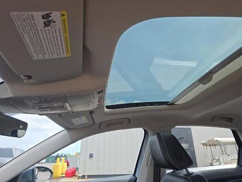 Used 2024 Volkswagen Jetta SE w/ Panoramic Sunroof Package FWD image 9