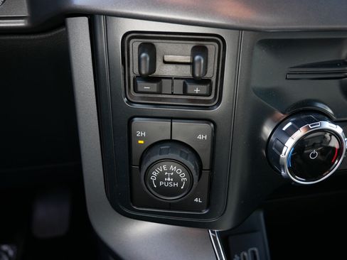 Used 2026 Ford F150 XLT w/ Equipment Group 302A MID AWD/4WD image 31