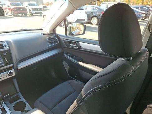 Used 2017 Subaru Legacy 2.5i Premium image 11