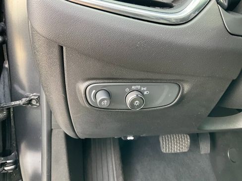 Used 2022 Chevrolet Equinox LT image 10