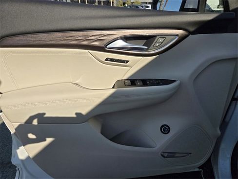 Used 2023 Buick Envision Avenir image 19