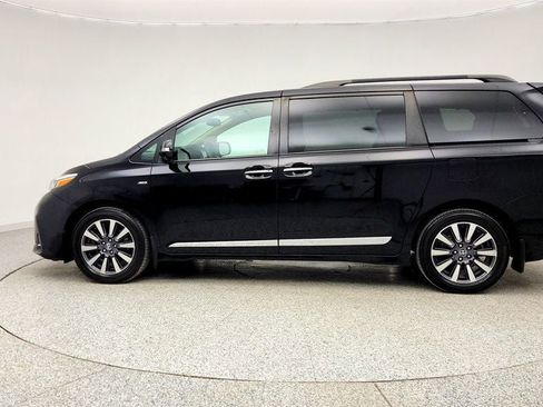 Used 2020 Toyota Sienna Limited Premium image 8