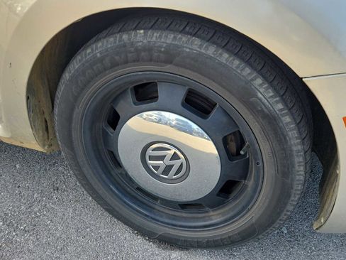 Used 2015 Volkswagen Beetle 1.8T image 2