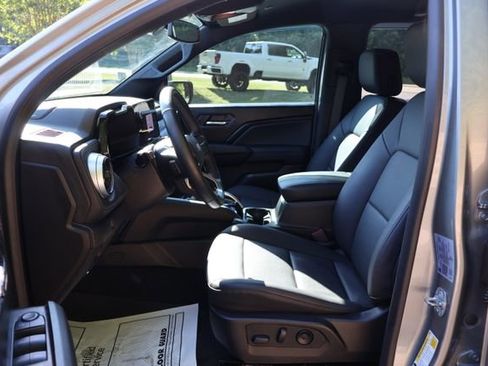 Used 2024 Chevrolet Colorado LT w/ LT Convenience Package III AWD/4WD image 19