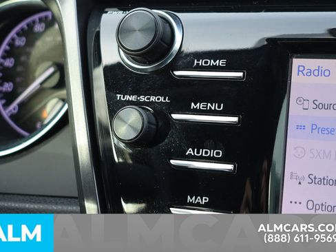 Used 2020 Toyota Camry SE image 38