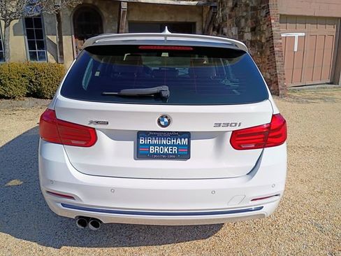 Used 2017 BMW 330i xDrive Wagon image 14