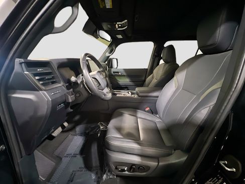 Used 2024 Lexus GX 550 AWD/4WD image 15