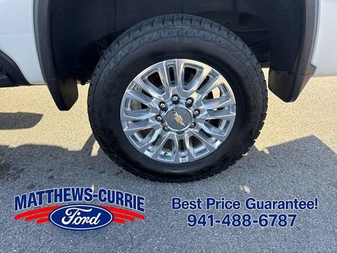 Used 2023 Chevrolet Silverado 2500 High Country w/ Z71 Off-Road Package AWD/4WD image 16