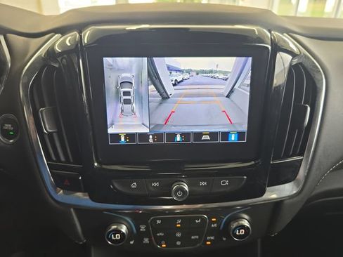 Used 2023 Chevrolet Traverse LT w/ LT Premium Package AWD/4WD image 19