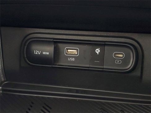 Used 2025 Kia Sportage X-Line w/ Premium Package image 32