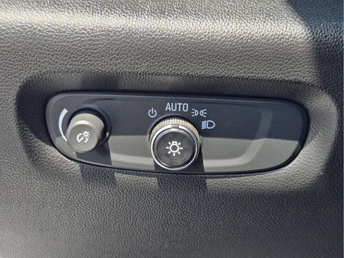 Used 2020 Chevrolet Traverse LS FWD image 20