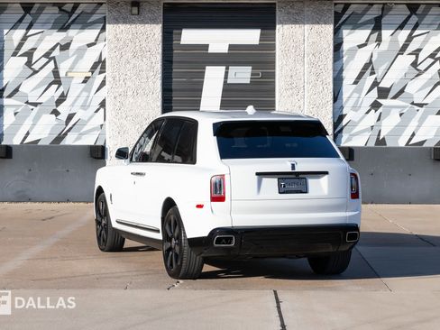 Used 2022 Rolls-Royce Cullinan image 12